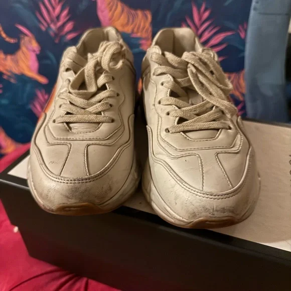 Gucci Black and Red Luxury Packaging - Picture 2 of 11